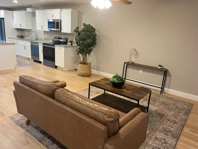 $574,900 | 7 Cypress Lane, Unit 5, Windham, NH 03087