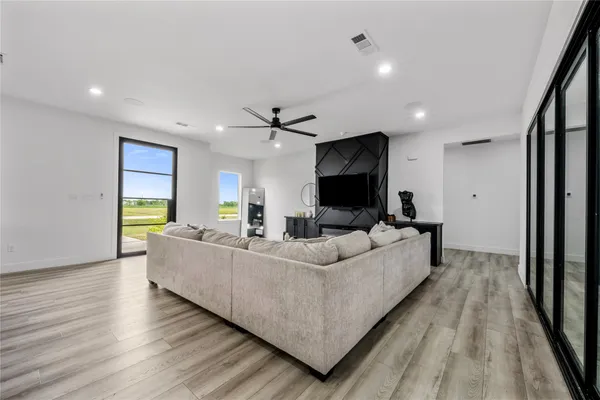 $725,000 | 5119 Sophie Slansky Way, Sealy, TX 77474