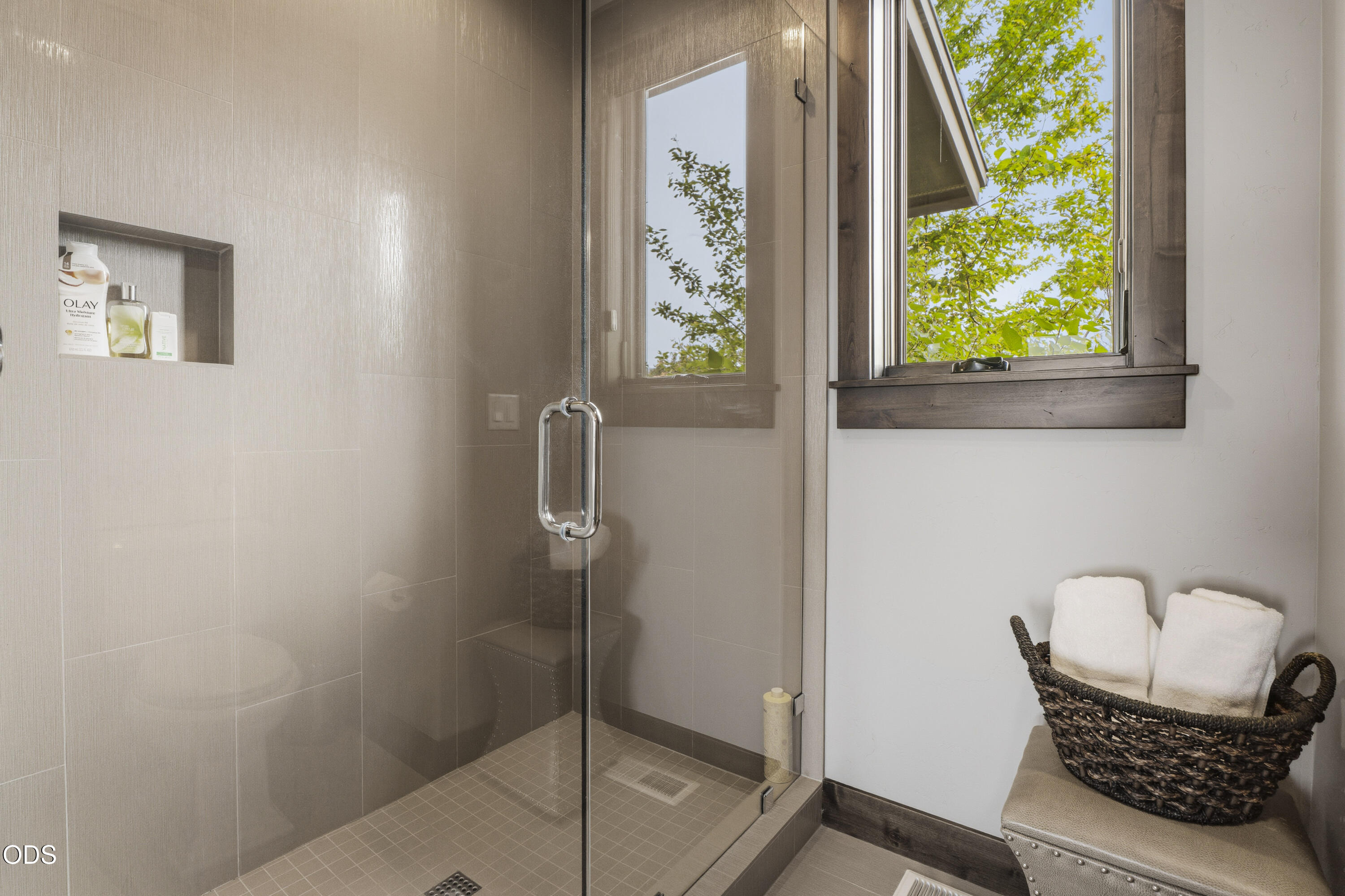 15935 South W Brasada Ranch Road Powell Butte, OR 97753 - Photo 16 of 45 a bathroom with a toilet a sink and a window