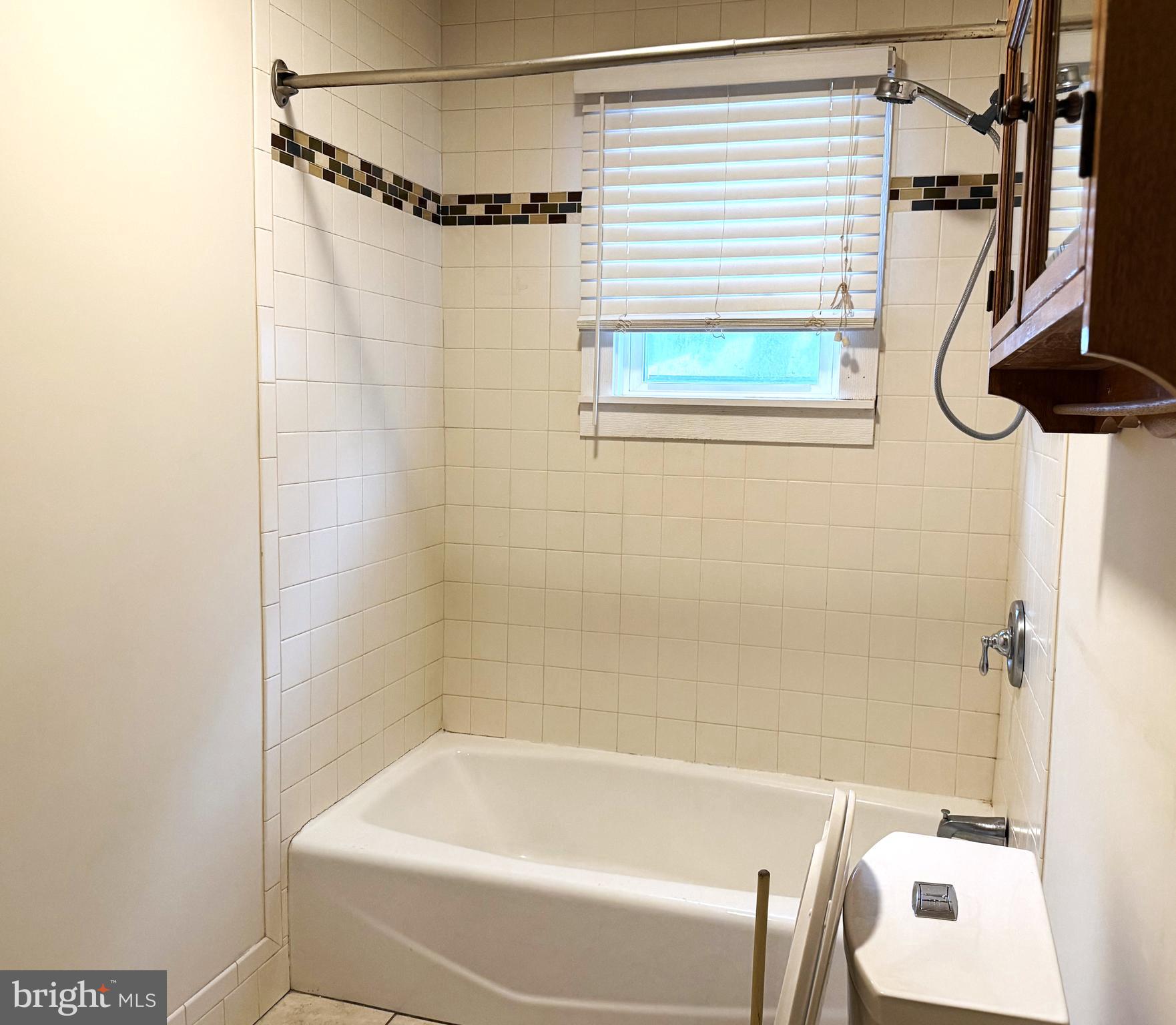 17 Mountain View Trail Fairfield, PA 17320 - Photo 22 of 23 a bathroom with a shower and a bathtub