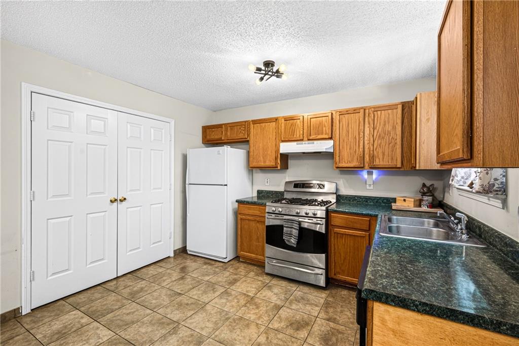 2343 Rambling Way Lithonia, GA 30058 - Photo 9 of 47