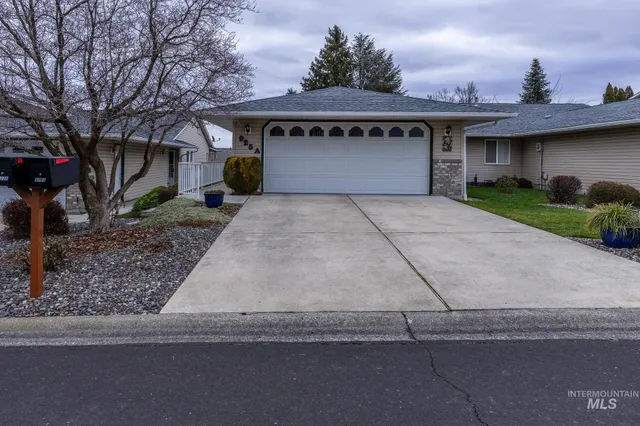 $345,000 | 925 Hawthorne Street, Unit A, Lewiston, ID 83501