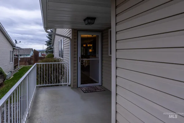 $345,000 | 925 Hawthorne Street, Unit A, Lewiston, ID 83501
