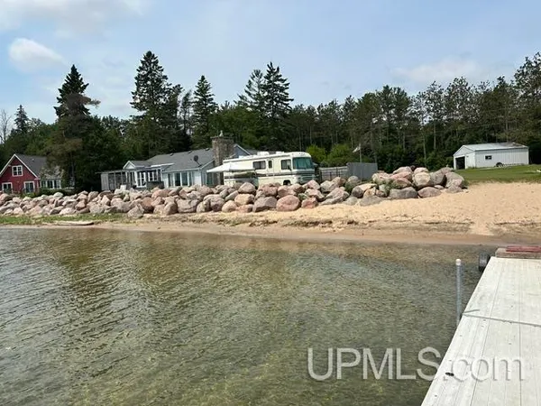 $549,900 | N7098 Highway 35, Menominee, MI 49858