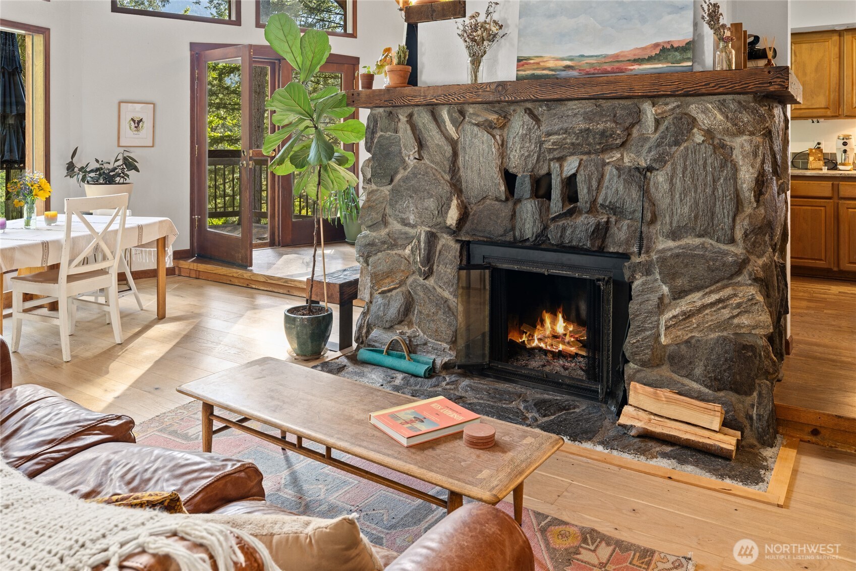 4265 Highway 97 Peshastin, WA 98847 - Photo 16 of 38 a living room with furniture and a fireplace