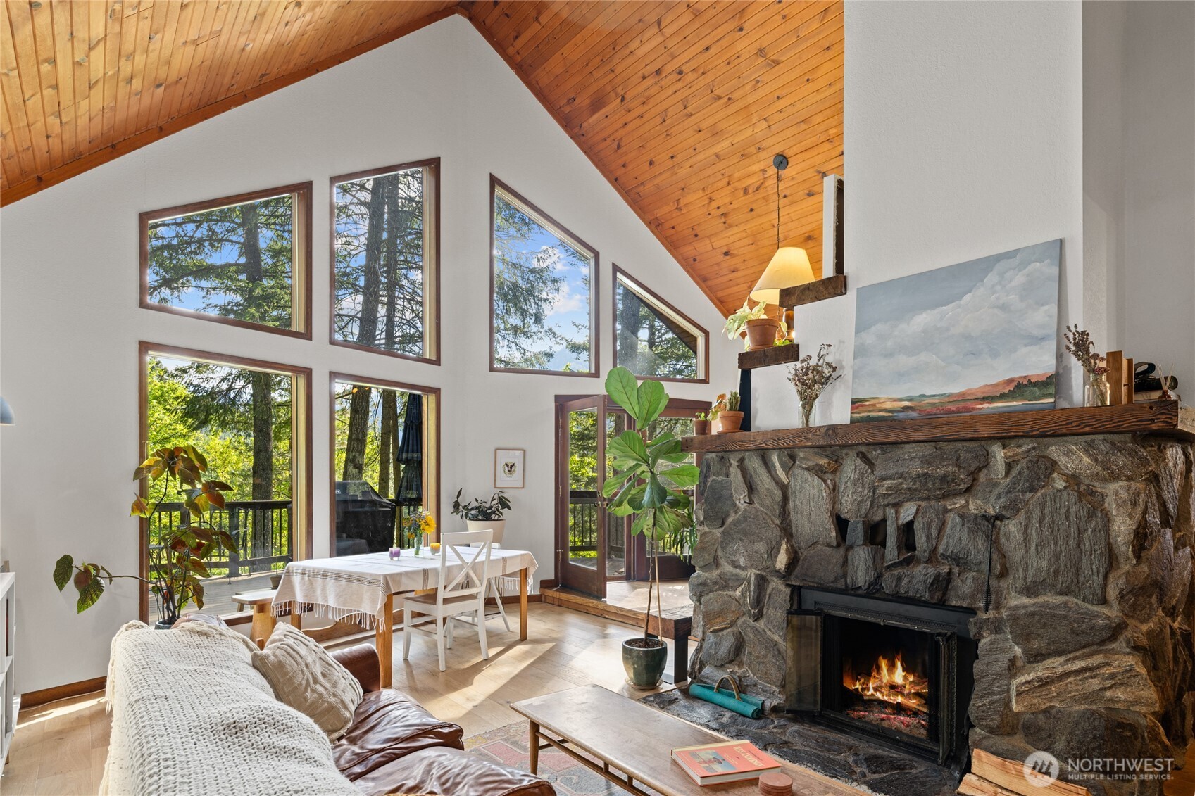 4265 Highway 97 Peshastin, WA 98847 - Photo 9 of 38 a living room with furniture and a fireplace