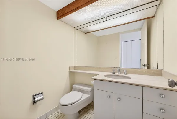 $2,300 | 19355 Turnberry Way, Unit 24C, Aventura, FL 33180