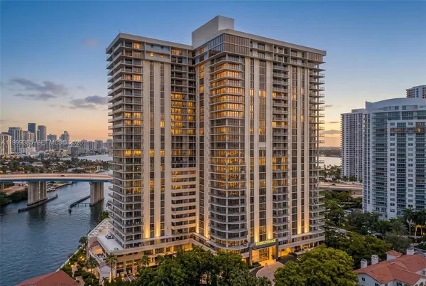$2,300 | 19355 Turnberry Way, Unit 24C, Aventura, FL 33180