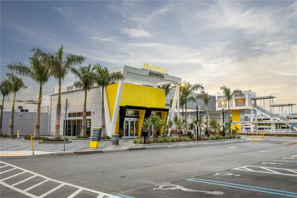 $2,300 | 19355 Turnberry Way, Unit 24C, Aventura, FL 33180