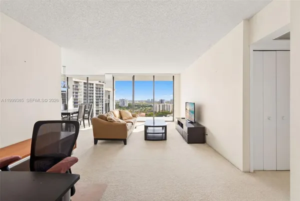 $2,300 | 19355 Turnberry Way, Unit 24C, Aventura, FL 33180