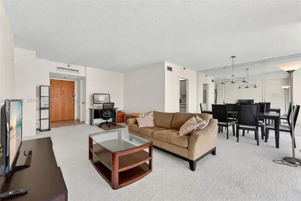 $2,300 | 19355 Turnberry Way, Unit 24C, Aventura, FL 33180