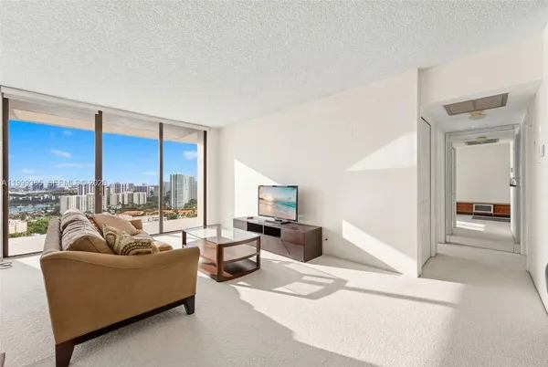 $2,300 | 19355 Turnberry Way, Unit 24C, Aventura, FL 33180