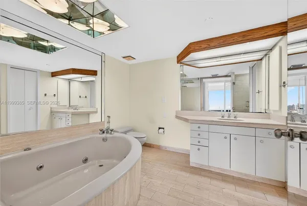 $2,300 | 19355 Turnberry Way, Unit 24C, Aventura, FL 33180