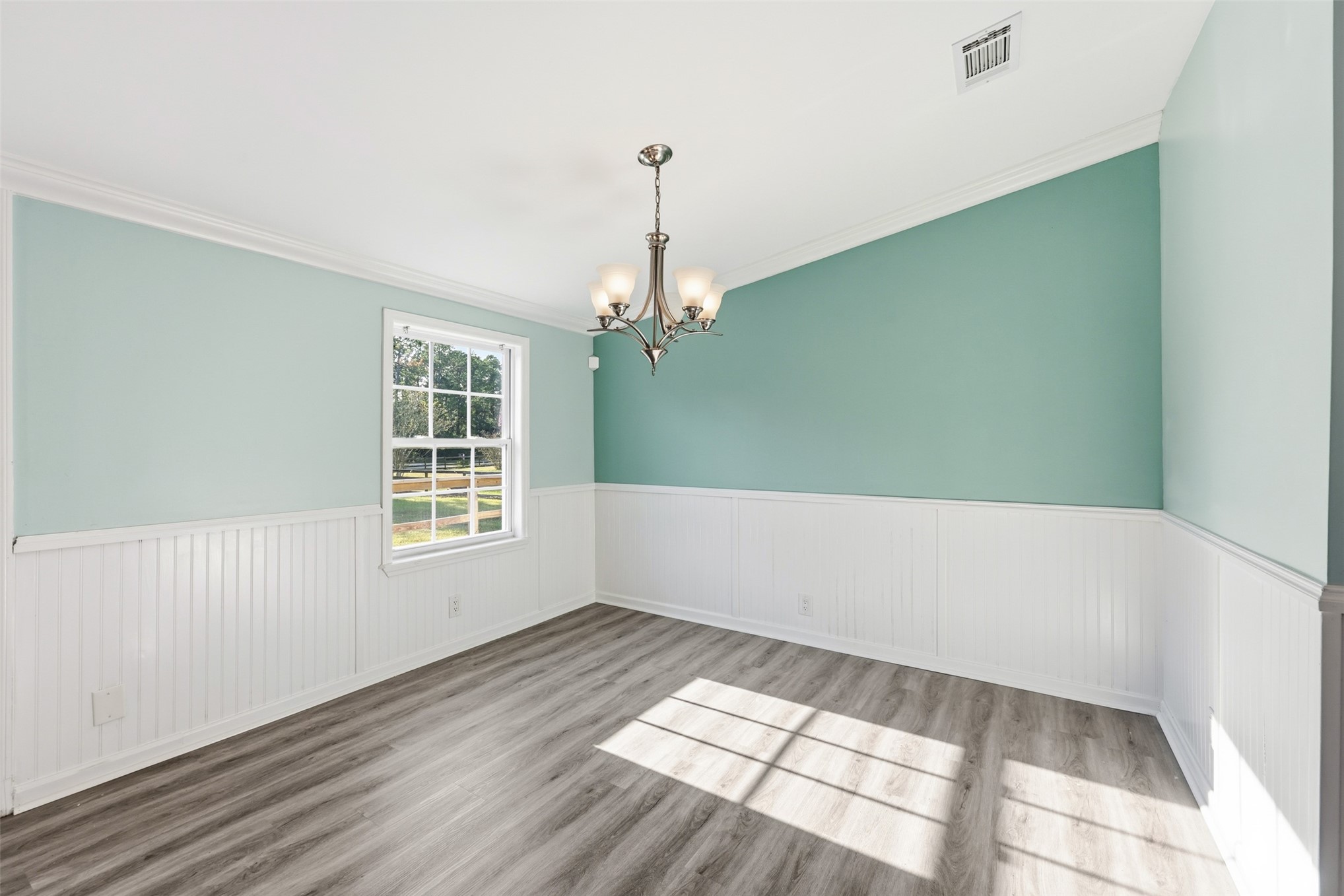 85232 Burmeister Road Fernandina Beach, FL 32034 - Photo 8 of 32 a view of an empty room with a window