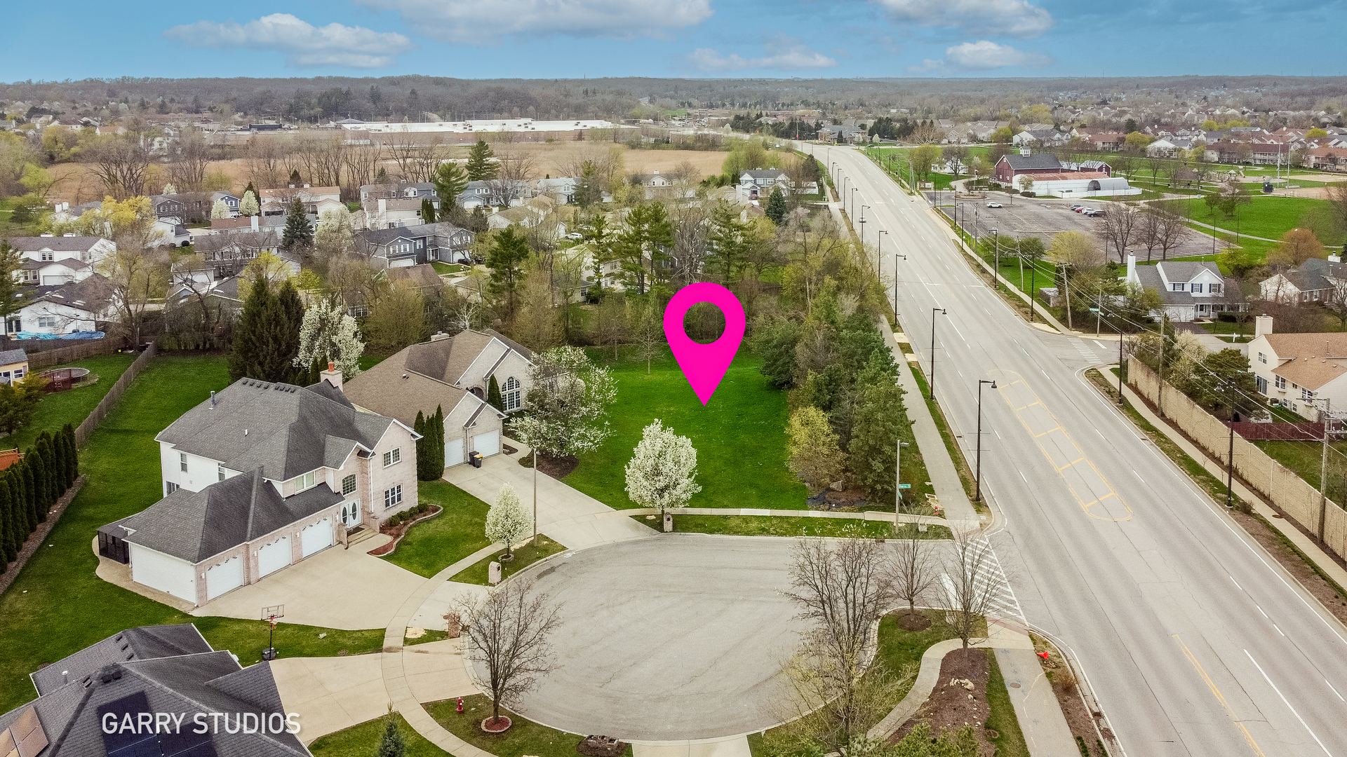 2 Osprey Court Streamwood, IL 60107 - Photo 1 of 5 a view of a city