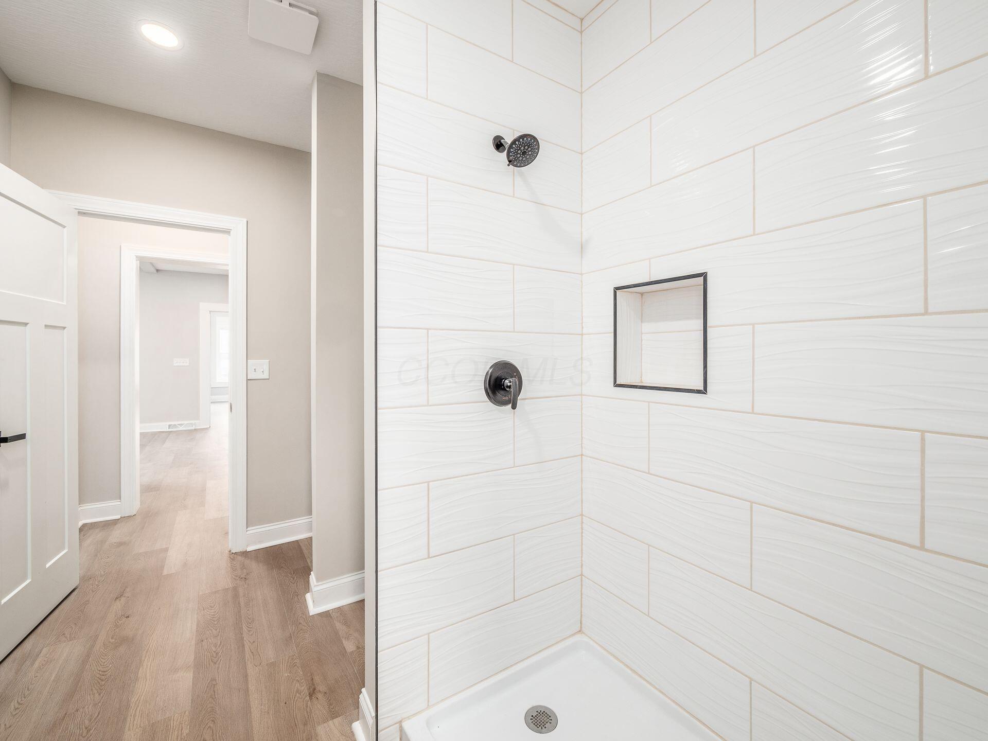 2409 Stratford Road Delaware, OH 43015 - Photo 23 of 50 Full guest bathroom