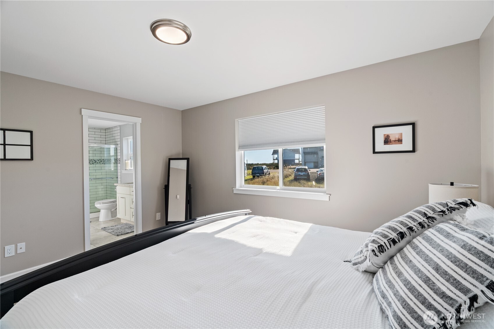 417 Riviera Street Southwest Ocean Shores, WA 98569 - Photo 17 of 37