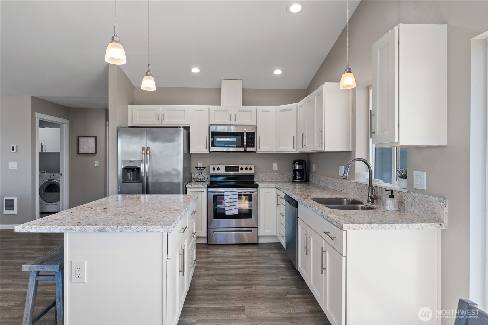 417 Riviera Street Southwest Ocean Shores, WA 98569 - Photo 9 of 37