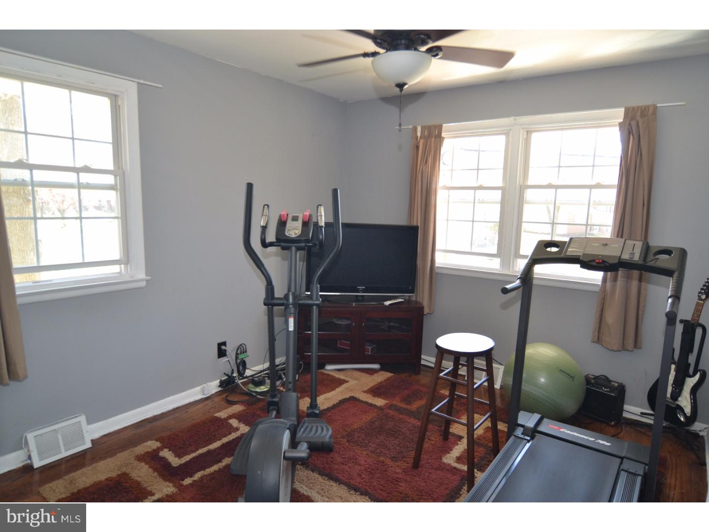 419 Yorkshire Road Cherry Hill, NJ 08034 - Photo 10 of 13 Gallery Image 10