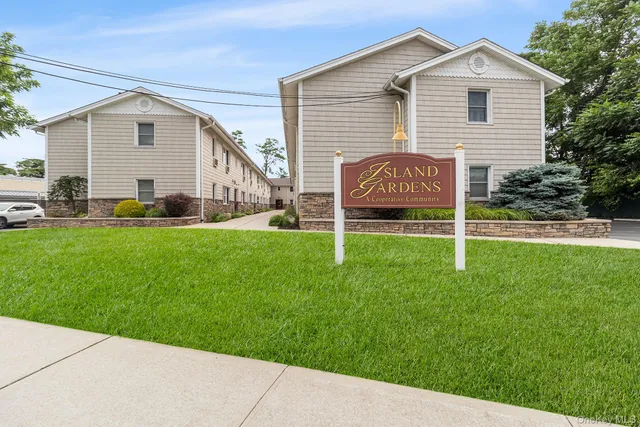 $225,000 | 490 Main Street, Unit A7, Farmingdale, NY 11735