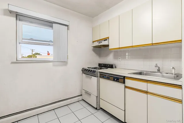 $225,000 | 490 Main Street, Unit A7, Farmingdale, NY 11735