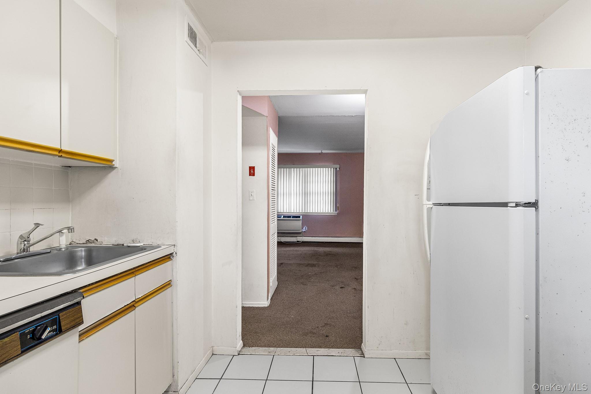 490 Main Street, Unit A7 Farmingdale, NY 11735 - Photo 8 of 11