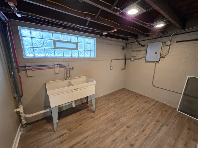 $250,000 | 6547 Monroe Avenue, Hammond, IN 46324