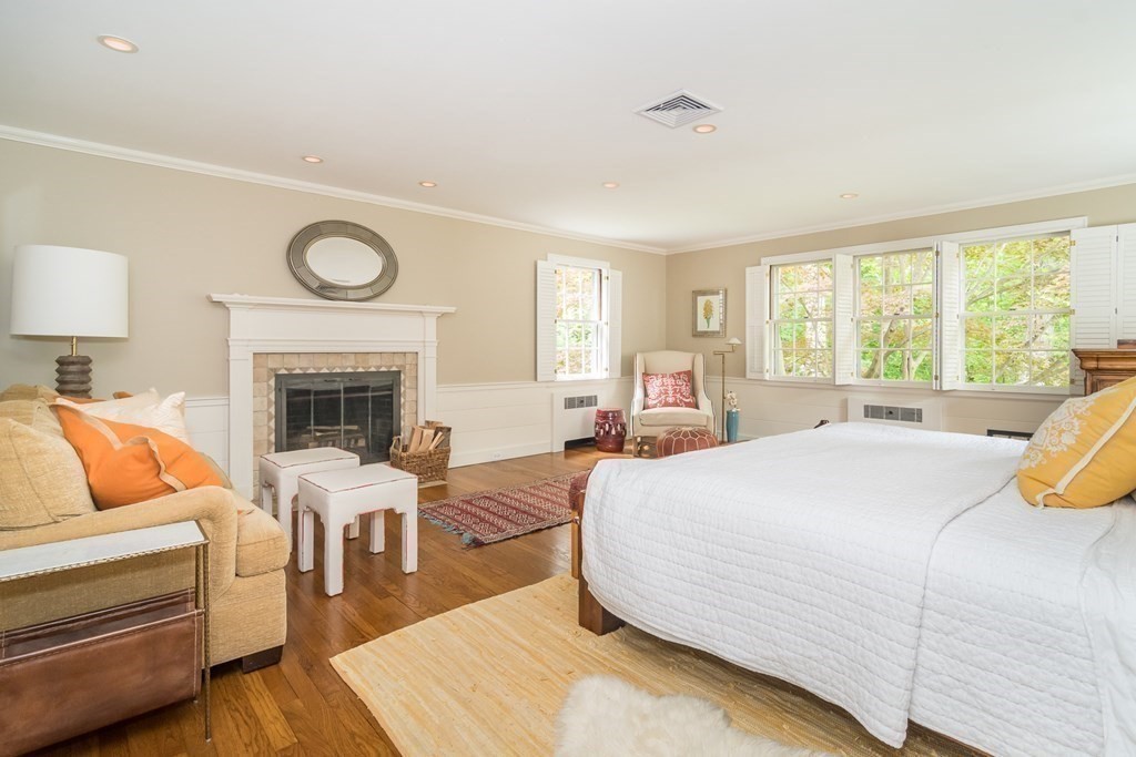 71 Carisbrooke Road Wellesley, MA 02481 - Photo 11 of 24