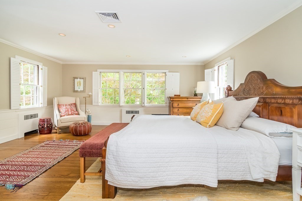 71 Carisbrooke Road Wellesley, MA 02481 - Photo 12 of 24