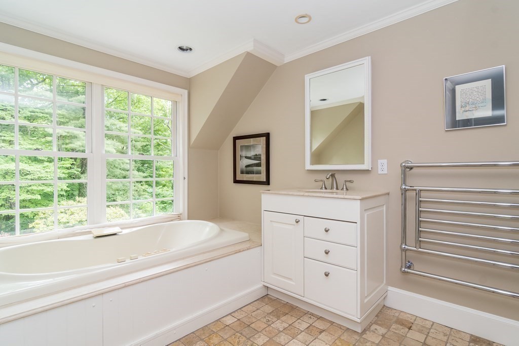 71 Carisbrooke Road Wellesley, MA 02481 - Photo 13 of 24