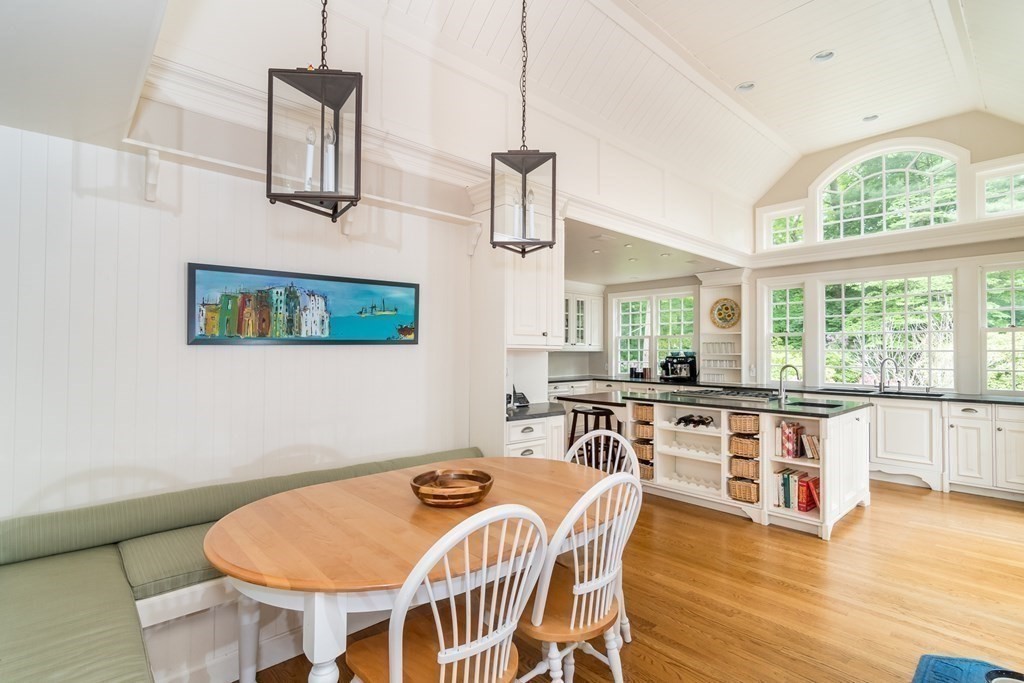 71 Carisbrooke Road Wellesley, MA 02481 - Photo 5 of 24