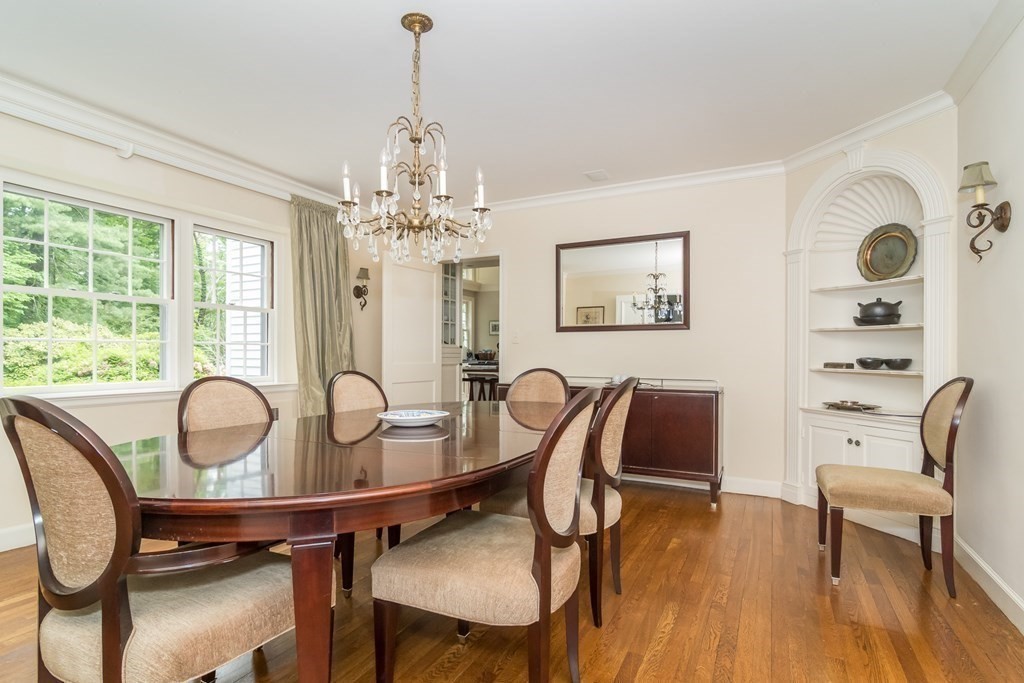 71 Carisbrooke Road Wellesley, MA 02481 - Photo 8 of 24