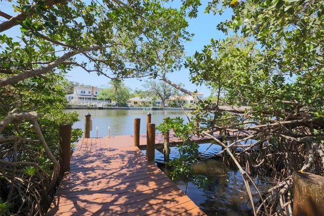 $245,000 | 850 South Tamiami Trail, Unit 836, Sarasota, FL 34236