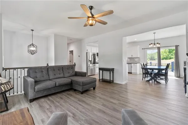 $399,000 | 3102 Katy Trail Drive, Harrisonville, MO 64701