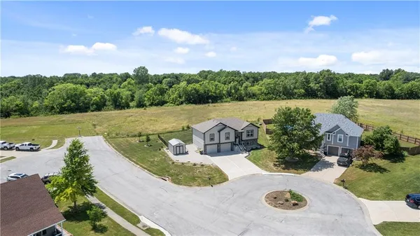 $399,000 | 3102 Katy Trail Drive, Harrisonville, MO 64701