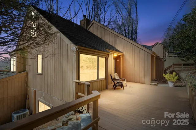 $335,000 | 33 Fairway Loop, Burnsville, NC 28714