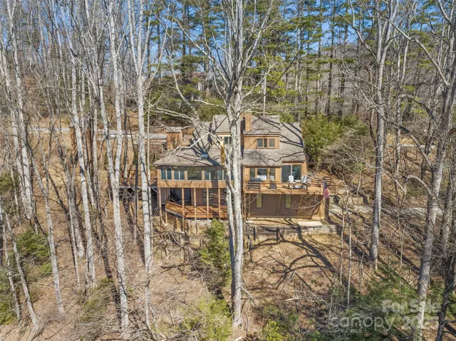 $335,000 | 33 Fairway Loop, Burnsville, NC 28714