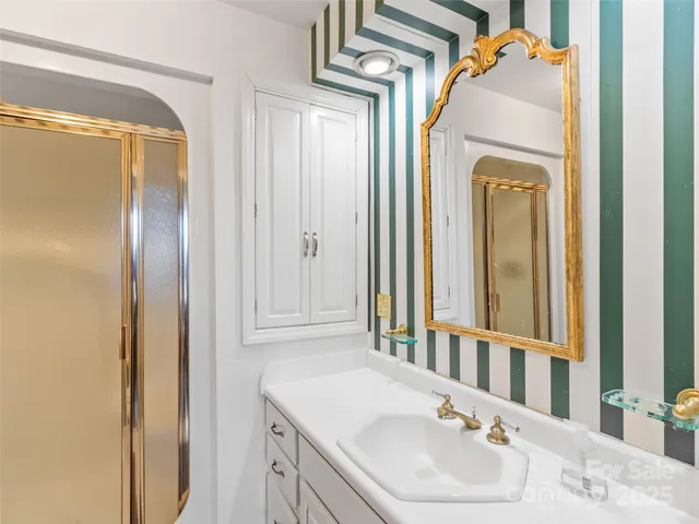 $335,000 | 33 Fairway Loop, Burnsville, NC 28714