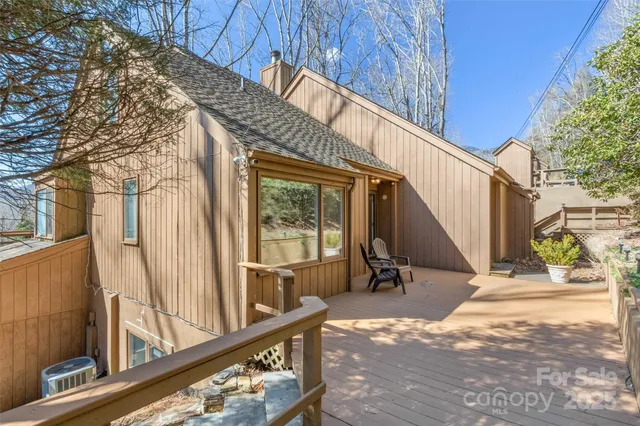 $335,000 | 33 Fairway Loop, Burnsville, NC 28714