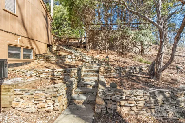 $335,000 | 33 Fairway Loop, Burnsville, NC 28714