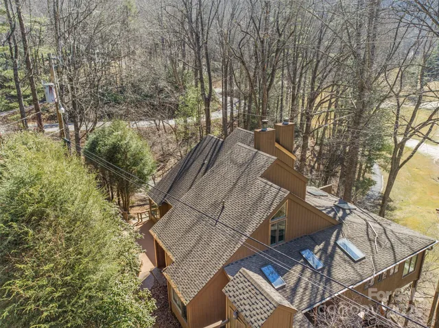 $335,000 | 33 Fairway Loop, Burnsville, NC 28714