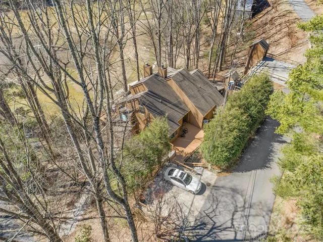 $335,000 | 33 Fairway Loop, Burnsville, NC 28714