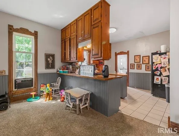 $180,000 | 210 North Oak Street, Redkey, IN 47373