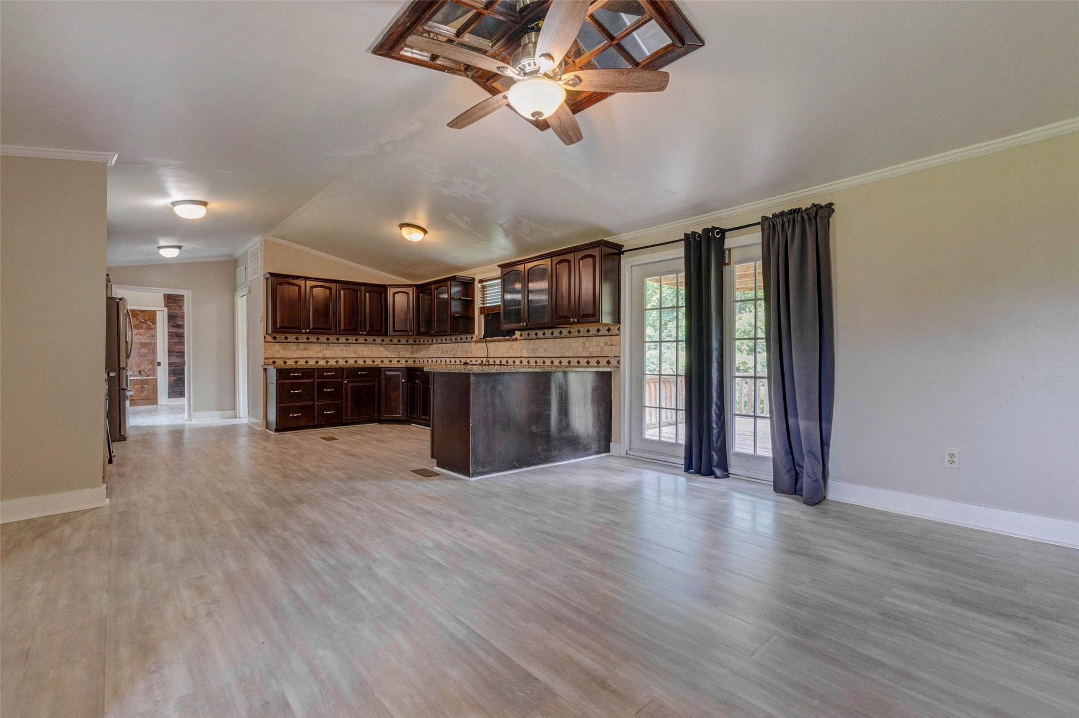 1801 Wallisville Road Liberty, TX 77575 - Photo 5 of 24