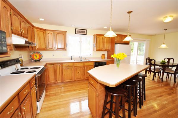 34 Patch Hill Road Boxborough, MA 01719 - Photo 9 of 19