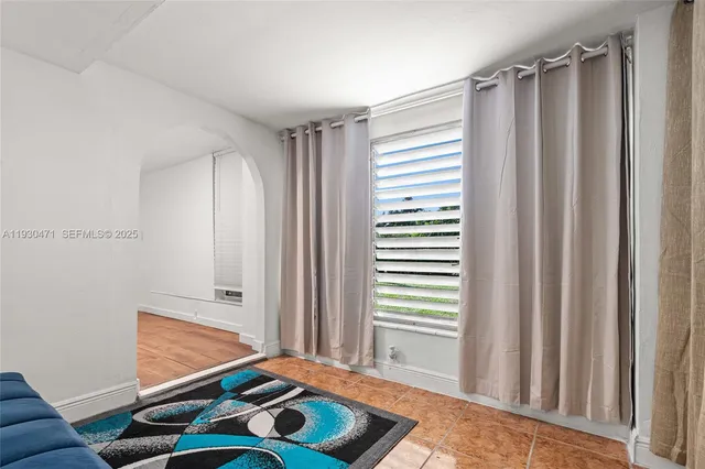 $2,450 | 1300 Northeast 183rd Street, Unit 1300, North Miami Beach, FL 33179