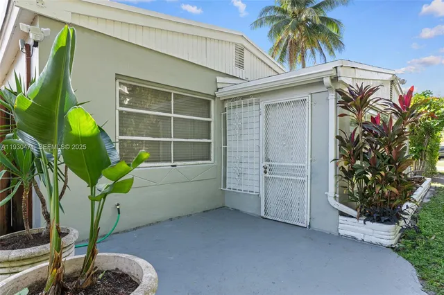 $2,450 | 1300 Northeast 183rd Street, Unit 1300, North Miami Beach, FL 33179