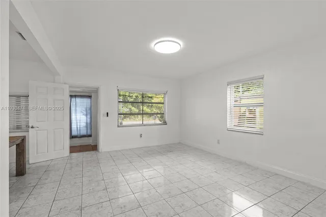 $2,450 | 1300 Northeast 183rd Street, Unit 1300, North Miami Beach, FL 33179