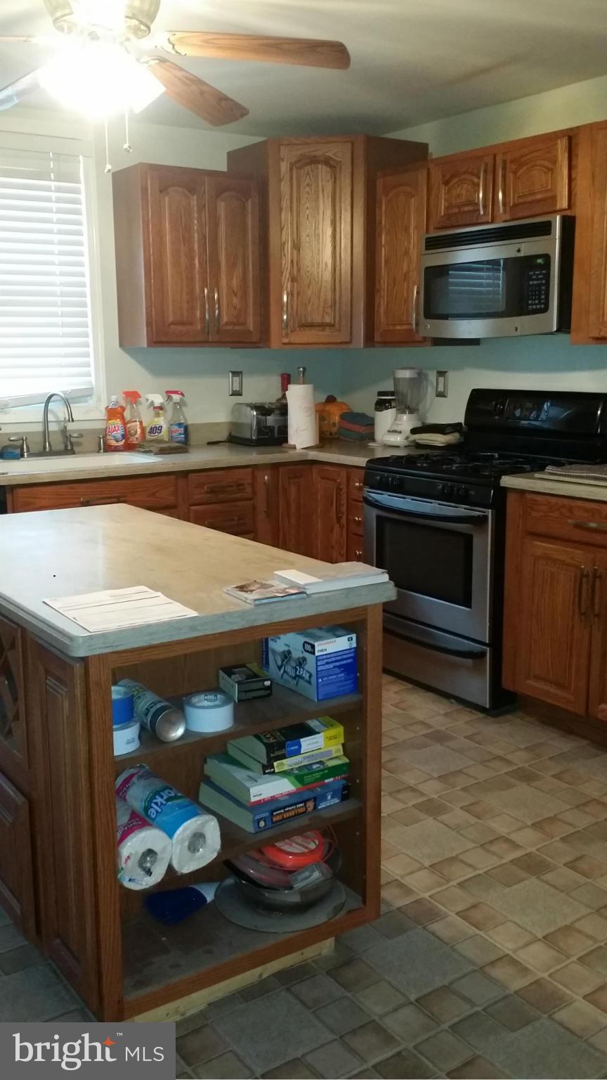 1730 Glen Curtis Road Baltimore, MD 21221 - Photo 3 of 12 Kitchen