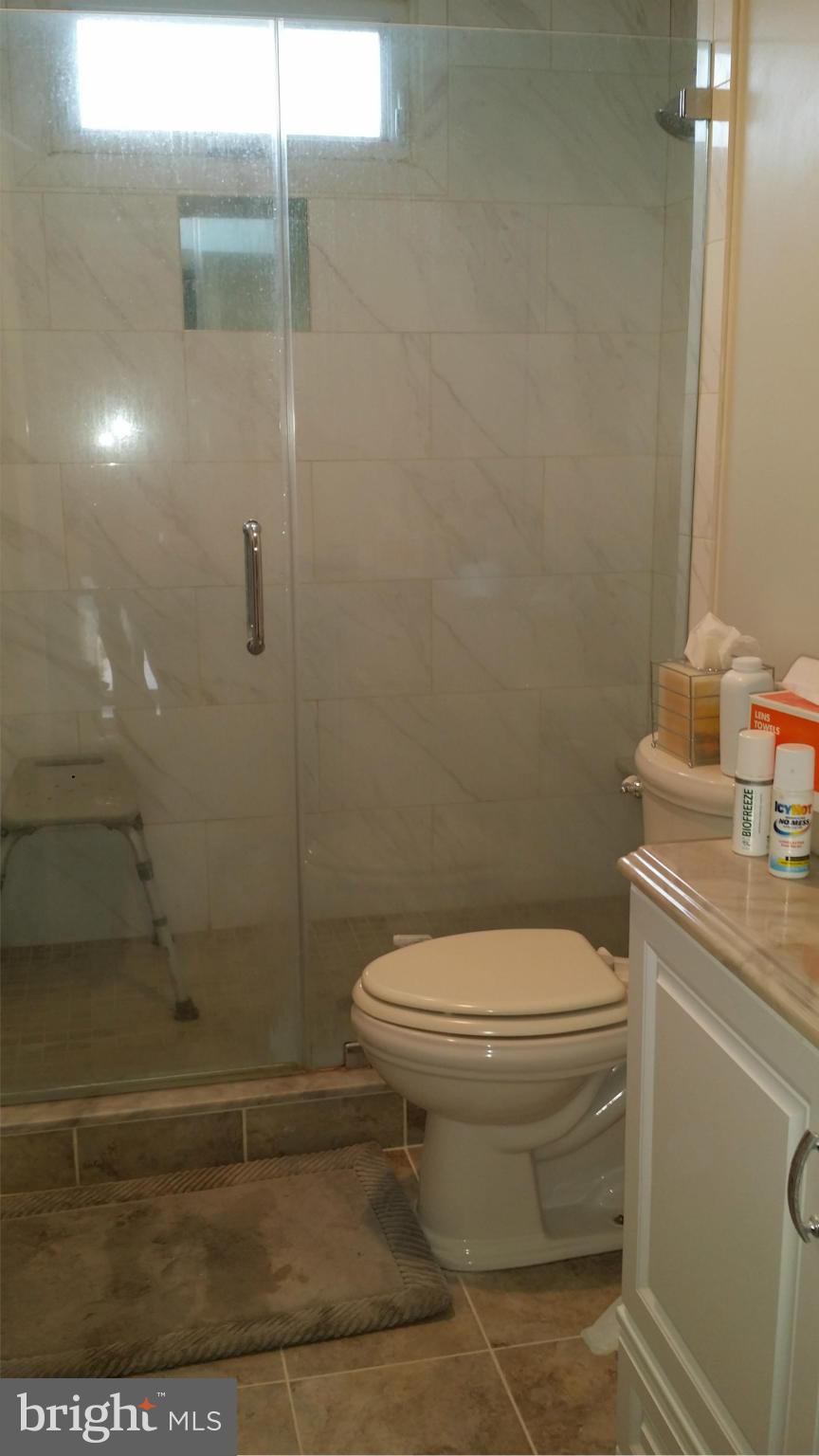 1730 Glen Curtis Road Baltimore, MD 21221 - Photo 5 of 12 Bath